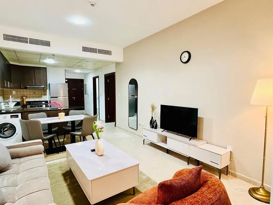 1 Bedroom Flat, Luxury Amenities, Opp Beach & Club With Free Parking In Dubai Marina United Arab Emirates