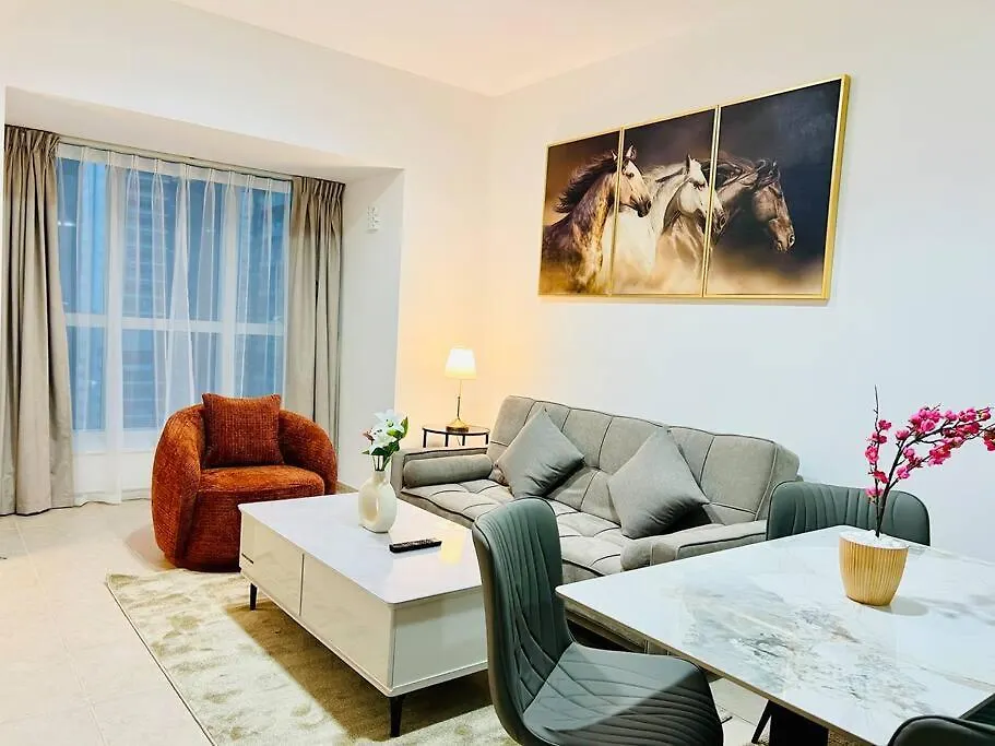 1 Bedroom Flat, Luxury Amenities, Opp Beach & Club With Free Parking In Dubai Marina Apartment