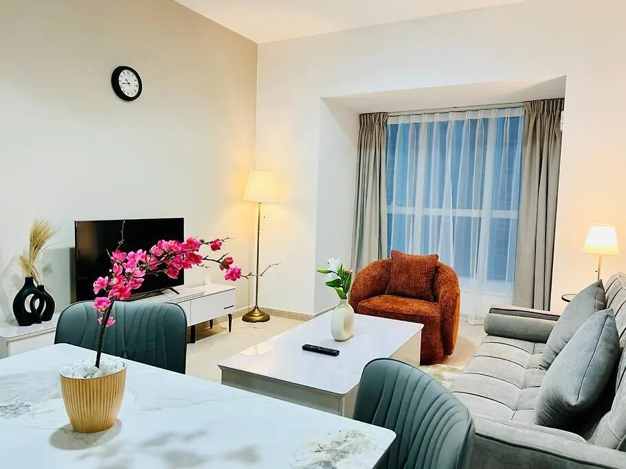 Apartment 1 Bedroom Flat, Luxury Amenities, Opp Beach & Club With Free Parking In Dubai Marina