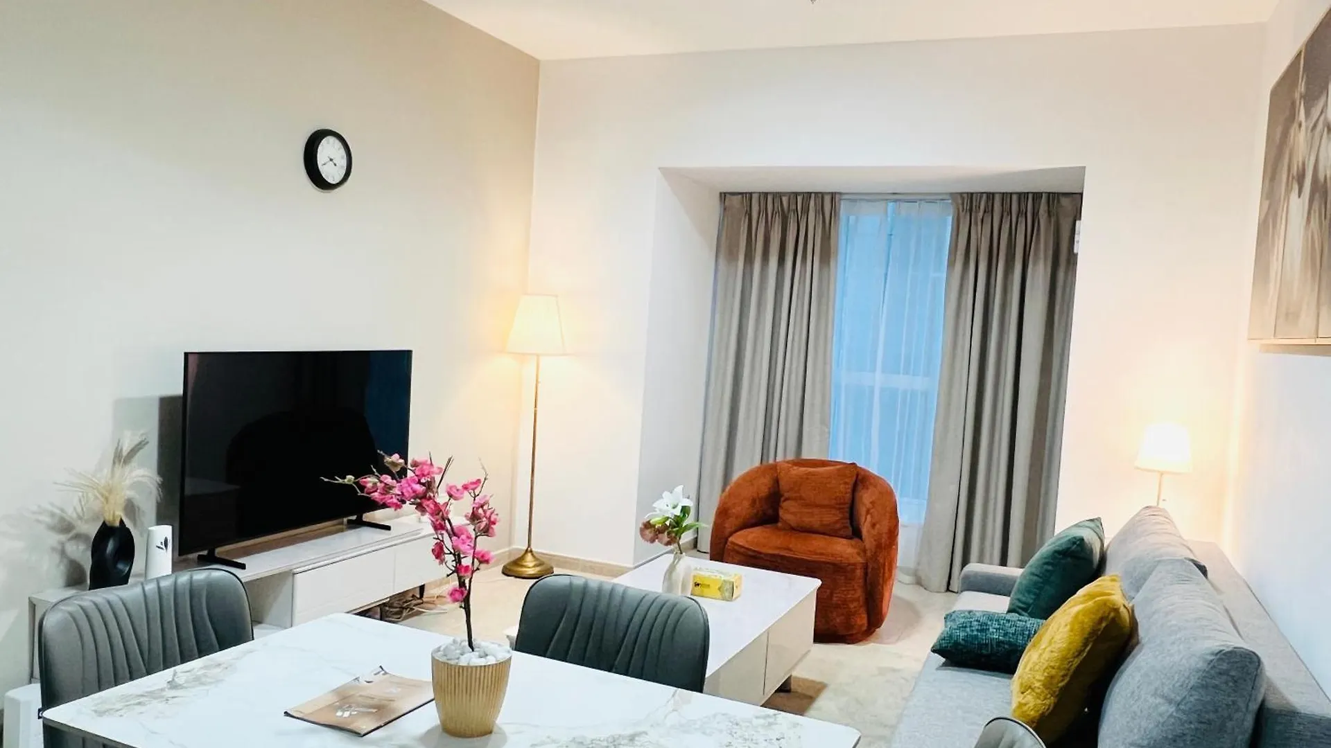 1 Bedroom Flat, Luxury Amenities, Opp Beach & Club With Free Parking In Dubai Marina 0*,  Spojené arabské emiráty