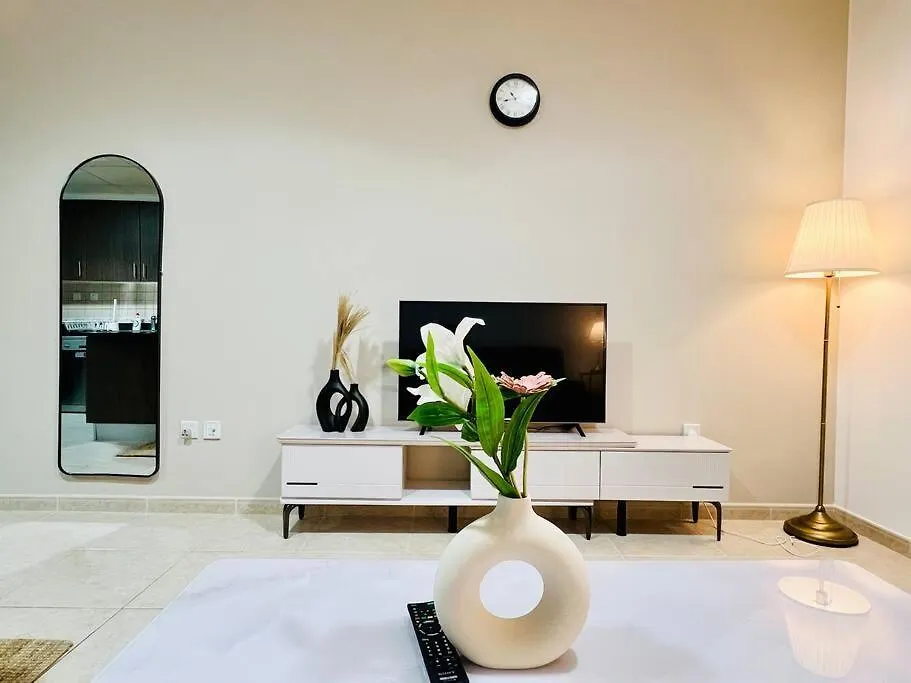 Apartment 1 Bedroom Flat, Luxury Amenities, Opp Beach & Club With Free Parking In Dubai Marina United Arab Emirates